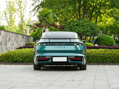 Lynk & Co Certified Pre-Owned 10